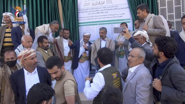 نائب رئيس الوزراء ومحافظ عمران يفتتحان ويضعان حجر أساس 500 مشروع بـ11 مليار ريال نائب رئيس الوزراء ومحافظ عمران يفتتحان ويضعان حجر أساس 500 مشروع بـ11 مليار ريال