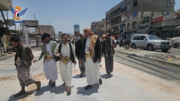 أمين العاصمة يتفقد العمل بمشروع ترميم وصيانة الشوارع بمديرية آزال أمين العاصمة يتفقد العمل بمشروع ترميم وصيانة الشوارع بمديرية آزال