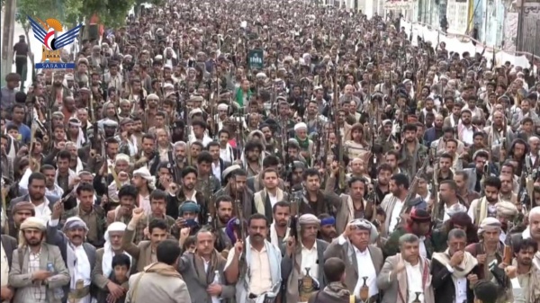 أبناء البيضاء يحتشدون دعم ا للقوات المسلحة ومعادلة الحصار بالحصار وفضح أكذوبة استهداف مكة أبناء البيضاء يحتشدون دعم ا للقوات المسلحة ومعادلة الحصار بالحصار وفضح أكذوبة استهداف مكة