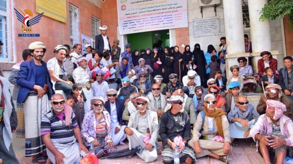 إجراء 112 عملية في مخيم العيون بمديرية منبه في صعدة إجراء 112 عملية في مخيم العيون بمديرية منبه في صعدة