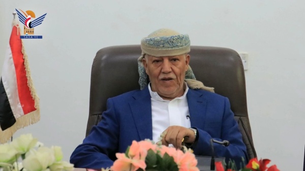 محافظ إب يبارك عمليات القوات المسلحة اليمنية ويدعو المغرر بهم العودة إلى صف الوطن محافظ إب يبارك عمليات القوات المسلحة اليمنية ويدعو المغرر بهم العودة إلى صف الوطن