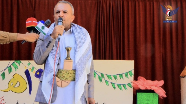 وزير الخدمة المدنية يدشن العام الدراسي الجديد في مديرية التحرير بأمانة العاصمة