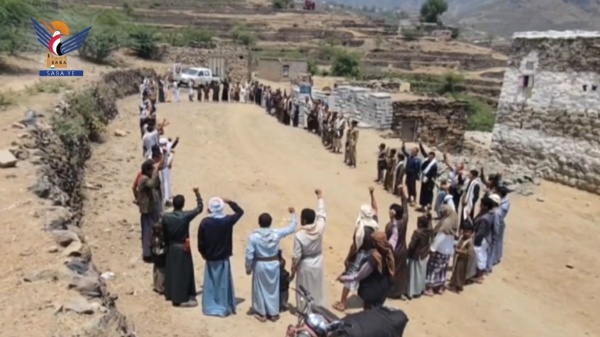 وقفات جماهيرية في ريمة تأكيد ا على الإستنفار والجهوزية لإنهاء العدوان والحصار وقفات جماهيرية في ريمة تأكيد ا على الإستنفار والجهوزية لإنهاء العدوان والحصار