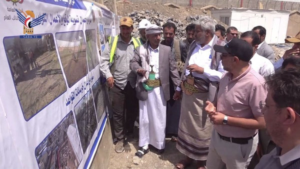 وزير النقل والأشغال والنائب العام يتفقدان سير العمل بمشروع المجمع القضائي لنيابات شمال الأمانة وزير النقل والأشغال والنائب العام يتفقدان سير العمل بمشروع المجمع القضائي لنيابات شمال الأمانة