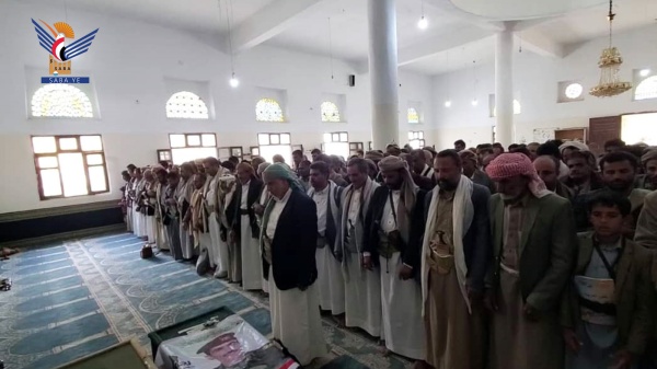 تشييع جثمان الشهيد النقيب نجيب يحيى الحرثي في عمران