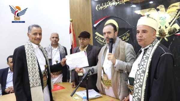 رئيسا مجلس القضاء وهيئة التفتيش يكر مان عددا من القضاة المتميزين