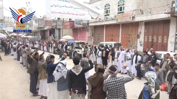 مئات الوقفات الشعبية بصعدة إعلانا للنفير وتأكيدا على الجهوزية لأي تطورات