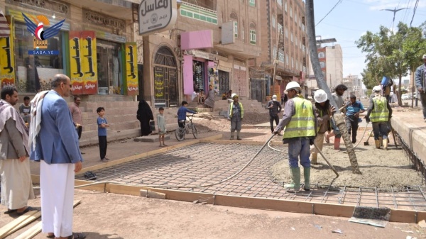 تفقد سير العمل بمشروع إعادة تأهيل شارع غزة بمديرية صنعاء الجديدة تفقد سير العمل بمشروع إعادة تأهيل شارع غزة بمديرية صنعاء الجديدة