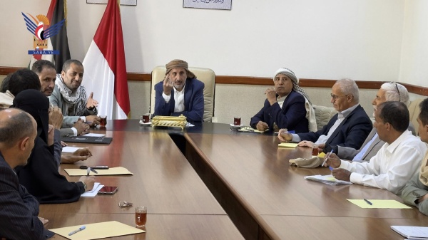 مناقشة سير العمل ومستوى تنفيذ خطط وبرامج وزارة النفط والمعادن
