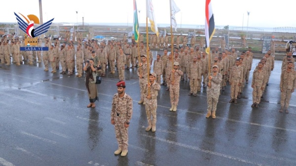 عرض عسكري لخريجي دورات التعبئة من محافظات الحديدة وريمة والمحويت عرض عسكري لخريجي دورات التعبئة من محافظات الحديدة وريمة والمحويت