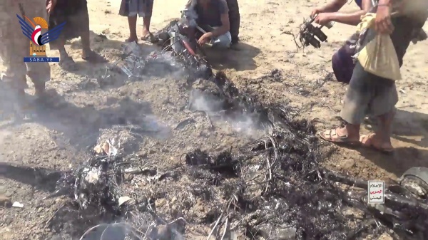 الإعلام الحربي يوزع مشاهد إسقاط طائرة استطلاع مسل حة نوع كاريال تابعة للعدو السعودي في حجة