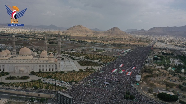 طوفان بشري بالعاصمة صنعاء في مليونية جمعة التحذير والنفير طوفان بشري بالعاصمة صنعاء في مليونية جمعة التحذير والنفير
