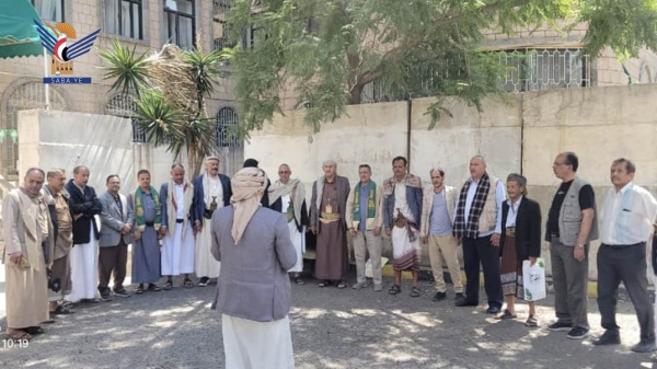 وقفة باللجنة العليا للانتخابات تنديد ا بالإساءات الأمريكية الصهيونية للقرآن الكريم وقفة باللجنة العليا للانتخابات تنديد ا بالإساءات الأمريكية الصهيونية للقرآن الكريم