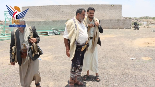 محافظ البيضاء يتفقد سير العمل في ساحة الرسول الأعظم بمديرية السوادية محافظ البيضاء يتفقد سير العمل في ساحة الرسول الأعظم بمديرية السوادية