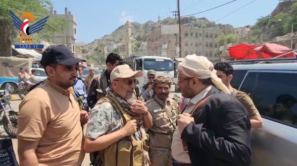 المساوى والبراشي يتفقدان الخدمات المرورية على الخط الساحلي الرابط بين تعز والحديدة