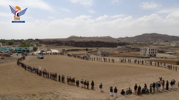 مسير راجل ووقفة في همدان بمحافظة صنعاء تأكيد ا للجهوزية لإنهاء العدوان
