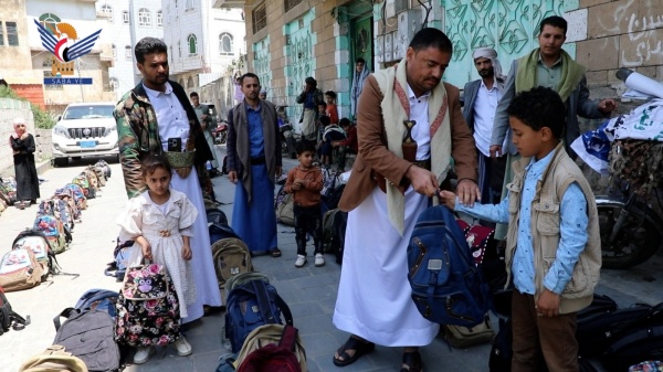 تدشين توزيع الحقيبة المدرسية لأبناء الجرحى والأسرى في إب والضالع تدشين توزيع الحقيبة المدرسية لأبناء الجرحى والأسرى في إب والضالع