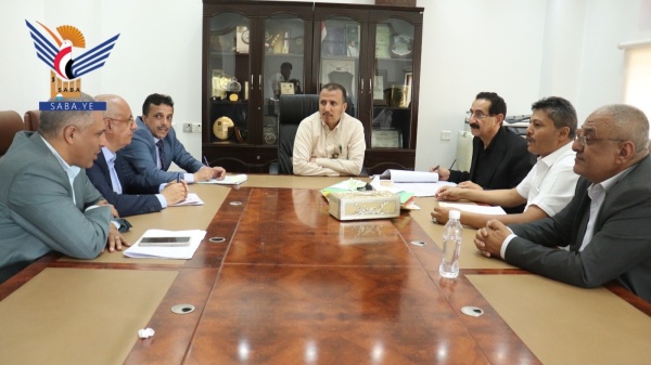 مناقشة الخطوات المنجزة لاستكمال مسار عملية الدمج بمصلحة الضرائب والجمارك