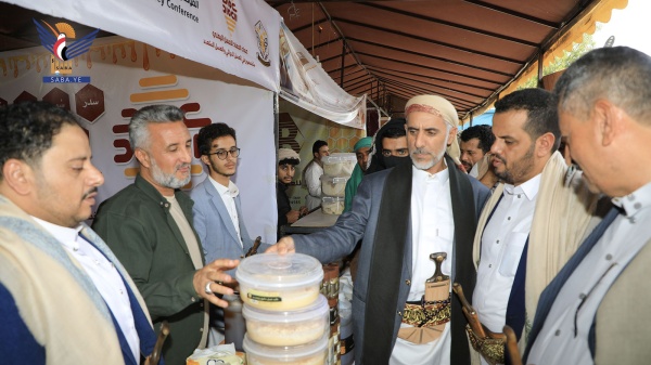 العلامة مفتاح يزور معرض المؤتمر العلمي للعسل الدوائي العلامة مفتاح يزور معرض المؤتمر العلمي للعسل الدوائي