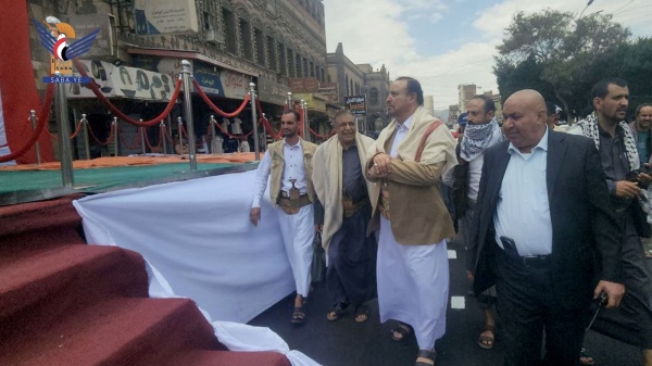 تفقد التجهيزات في ميدان التحرير لإقامة مهرجان كشفي بالعيد الـ12 لثورة 21 سبتمبر