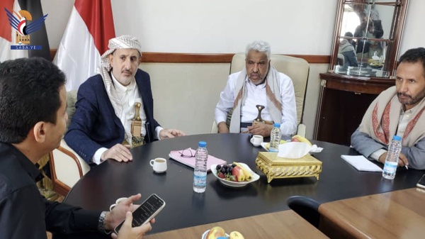 مناقشة التعاون بين وزارتي النفط والمعادن والنقل والأشغال العامة مناقشة التعاون بين وزارتي النفط والمعادن والنقل والأشغال العامة