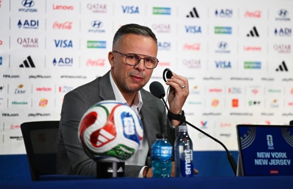 وهبي يعقد ندوة صحافية لتقييم مشاركة المنتخب في المونديال وهبي يعقد ندوة صحافية لتقييم مشاركة المنتخب في المونديال