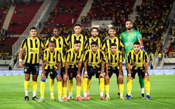المغرب الفاسي ينتصر برباعية على رحيمو ويؤجل الحسم إلى واغادوغو