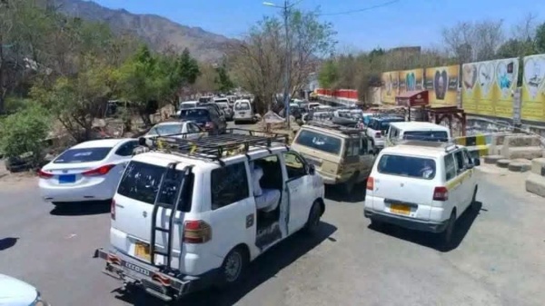 إغلاق طريقين يربطان مدينة تعز بالأجزاء الشرقية من المحافظة