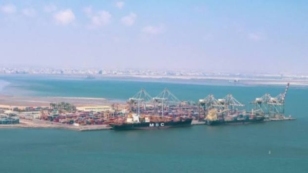 اليمن تراجع واردات الوقود والغذاء إلى الموانئ الحكومية بنسبة 28 في الثلث الأول هذا العام