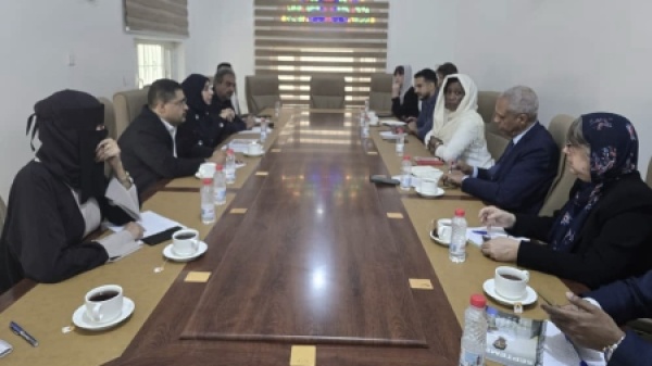 اليمن مباحثات مع مسؤولين أمميين للانتقال من الإغاثة الطارئة إلى التنمية اليمن مباحثات مع مسؤولين أمميين للانتقال من الإغاثة الطارئة إلى التنمية
