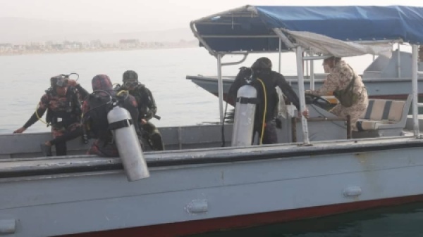 اليمن خفر السواحل تنقذ شابا من الغرق قبالة ساحل مديرية بروم وميفع بحضرموت اليمن خفر السواحل تنقذ شابا من الغرق قبالة ساحل مديرية بروم وميفع بحضرموت