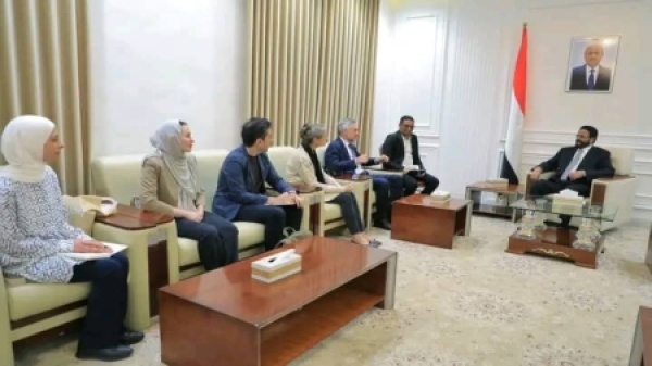 اليمن العرادة يدعو المجتمع الدولي إلى دعم الحكومة والضغط على الحوثيين