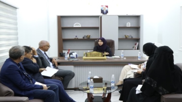 اليمن الحكومة تطالب المنظمات الدولية بمشاركة بيانات مشاريعها وتدعو لنقل مقارها إلى عدن