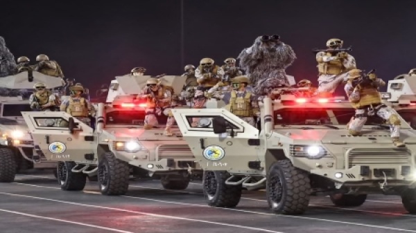 الغارديان السعودية تستعد لهجوم بحري وربما بري ضد الحوثيين الغارديان السعودية تستعد لهجوم بحري وربما بري ضد الحوثيين