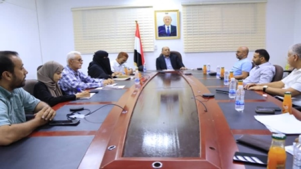 اليمن وزارة الصناعة تبحث مع مصنعي الدقيق رفع قيمته الغذائية وحماية الأسعار اليمن وزارة الصناعة تبحث مع مصنعي الدقيق رفع قيمته الغذائية وحماية الأسعار