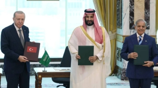 مصادر تراجع الدور الأمني والعسكري لمصر وراء رفض السعودية انضمامها إلى اتفاق مكة مصادر تراجع الدور الأمني والعسكري لمصر وراء رفض السعودية انضمامها إلى اتفاق مكة