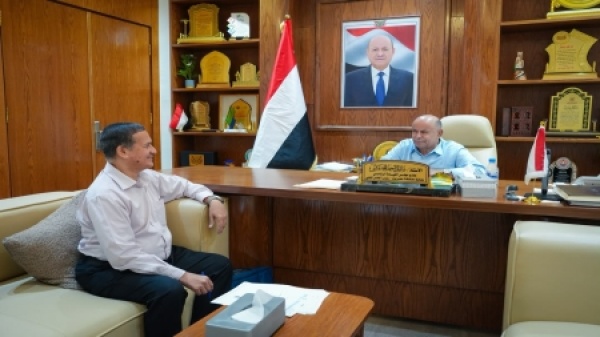 اليمن الخنبشي يتابع أزمة الغاز بحضرموت ويبحث التنسيق مع القوى المحلية اليمن الخنبشي يتابع أزمة الغاز بحضرموت ويبحث التنسيق مع القوى المحلية