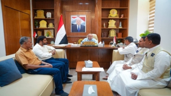 اليمن الخنبشي يشيد بالدعم الكويتي ويناقش إنشاء مجمع سكني بحضرموت اليمن الخنبشي يشيد بالدعم الكويتي ويناقش إنشاء مجمع سكني بحضرموت