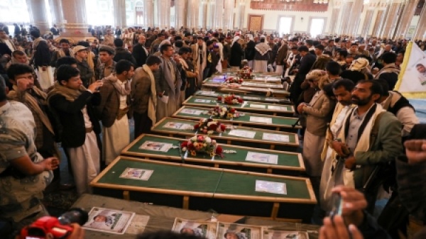 اليمن الحوثيون يشي عون 37 من عناصرهم وسط تقارير عن خسائر كبيرة في صفوف الجماعة اليمن الحوثيون يشي عون 37 من عناصرهم وسط تقارير عن خسائر كبيرة في صفوف الجماعة