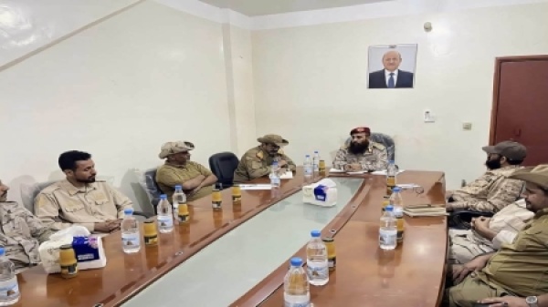 اليمن قائد المنطقة العسكرية الرابعة يوجه بإعادة تموضع القوات في جبهات محور العند اليمن قائد المنطقة العسكرية الرابعة يوجه بإعادة تموضع القوات في جبهات محور العند