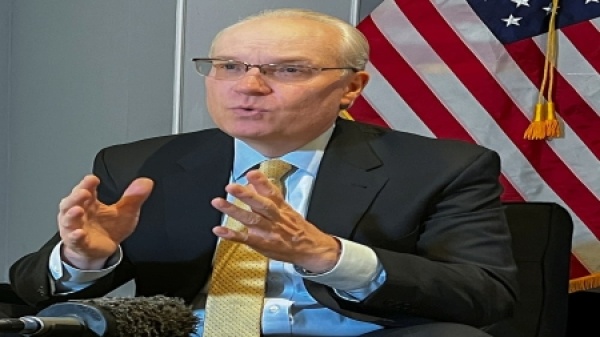 اليمن ليندركينغ يحذر من سيطرة الحوثيين على باب المندب ويقول إن واشنطن لا تعمل حاليا بشكل نشط لمنع ذلك اليمن ليندركينغ يحذر من سيطرة الحوثيين على باب المندب ويقول إن واشنطن لا تعمل حاليا بشكل نشط لمنع ذلك