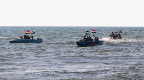 اليمن الحوثيون يمنحون السفن الروسية والصينية ممر ا آمن ا مقابل غطاء سياسي وتقني اليمن الحوثيون يمنحون السفن الروسية والصينية ممر ا آمن ا مقابل غطاء سياسي وتقني