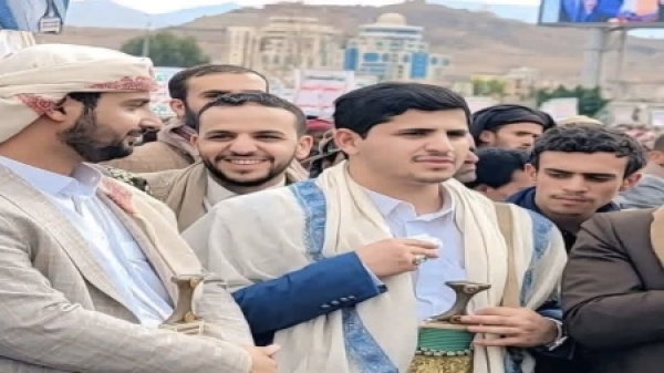 اليمن زعيم الحوثيين يدفع بنجله جبريل لخلافته ويقصي قيادات عارضت توريث الجماعة اليمن زعيم الحوثيين يدفع بنجله جبريل لخلافته ويقصي قيادات عارضت توريث الجماعة