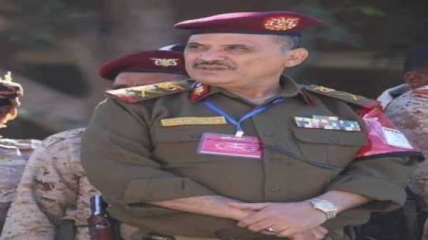 اليمن قائد محور تعز يوجه القوات بحماية المدنيين والامتثال للقانون الدولي الإنساني
