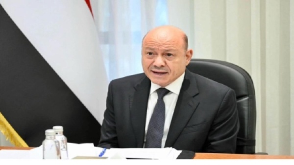اليمن الرئيس العليمي يتابع تطورات المعارك في تعز ويؤكد مواصلة مواجهة الحوثيين