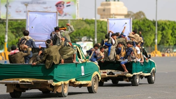 اليمن الحوثيون يعلنون تشييع 73 من عناصرهم بينهم 25 ضابطا والإجمالي المعلن يرتفع إلى 413 منذ يوليو اليمن الحوثيون يعلنون تشييع 73 من عناصرهم بينهم 25 ضابطا والإجمالي المعلن يرتفع إلى 413 منذ يوليو