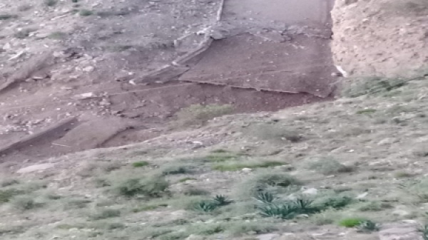 اليمن الحوثيون يفجرون ممرات للمشاة في تعز ويغلقون عبارات على طريق هيجة العبد وسط شبهات بتلغيمها اليمن الحوثيون يفجرون ممرات للمشاة في تعز ويغلقون عبارات على طريق هيجة العبد وسط شبهات بتلغيمها