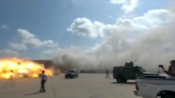 اليمن الحكومة تعتبر هجمات الحوثيين على عدن ومكة تصعيدا يهدد أمن المنطقة اليمن الحكومة تعتبر هجمات الحوثيين على عدن ومكة تصعيدا يهدد أمن المنطقة