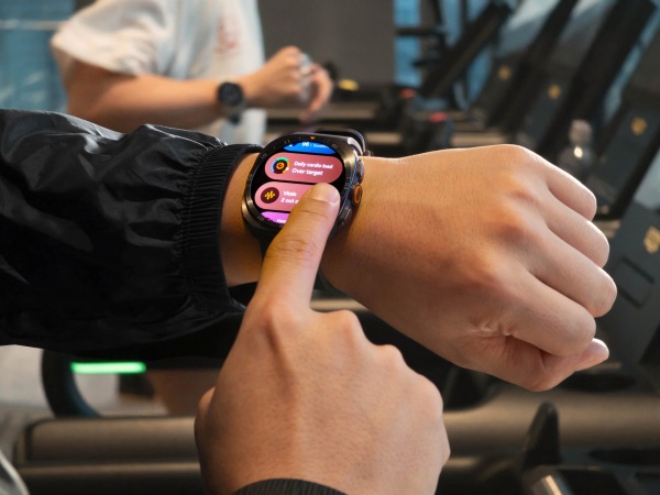 au dela des performances comment les galaxy watch9 et galaxy watch ultra2 etablissent une nouvelle reference en matiere d intelligence proactive sur les montres connectees