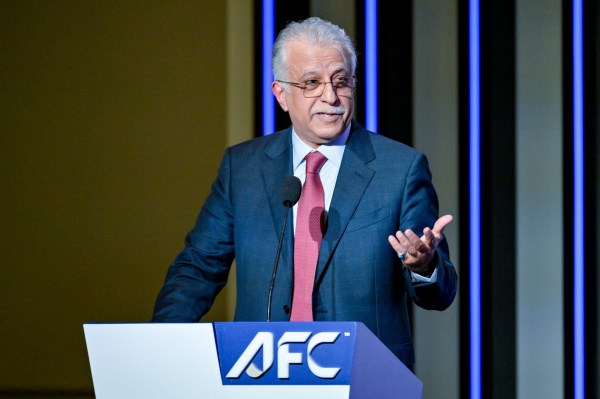 رئيس الاتحاد الآسيوي يهنئ منتخبنا الوطني عقب التأهل إلى نهائيات كأس آسيا